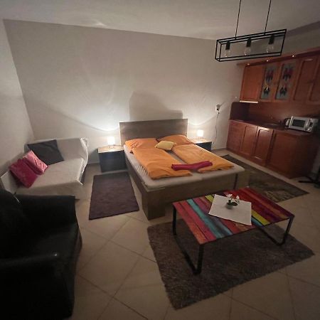Monelly Apartman Komarno Ngoại thất bức ảnh